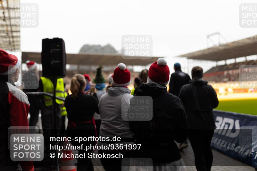 07.12.2025 - St. Pauli X-Mass-Run No. 15 Michael Strokosch http://msf.ph/oto/9361997 07.12.2025 10:33:57 Laufen 7, 7, 0, 0000000000 meine-sportfotos.de