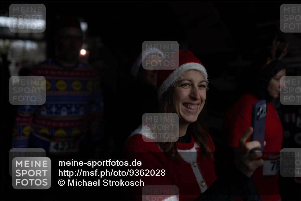 07.12.2025 - St. Pauli X-Mass-Run No. 15 Michael Strokosch http://msf.ph/oto/9362028 07.12.2025 10:34:14 Laufen 30003, 4237, 78 meine-sportfotos.de