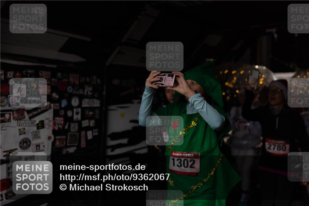 07.12.2025 - St. Pauli X-Mass-Run No. 15 Michael Strokosch http://msf.ph/oto/9362067 07.12.2025 10:34:36 Laufen 88, 15, 1302, 2780 meine-sportfotos.de