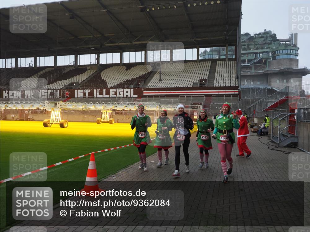 07.12.2025 - St. Pauli X-Mass-Run No. 15 Fabian Wolf http://msf.ph/oto/9362084 07.12.2025 10:00:08 Ziel 802, 1333, 1354, 1360, 1404, 2140, 2141, 4129 meine-sportfotos.de