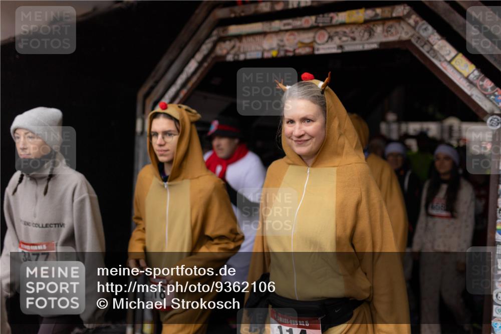 07.12.2025 - St. Pauli X-Mass-Run No. 15 Michael Strokosch http://msf.ph/oto/9362106 07.12.2025 10:34:47 Laufen 3477, 18, 15, 468 meine-sportfotos.de