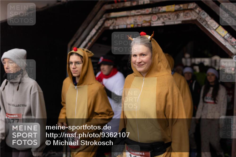 07.12.2025 - St. Pauli X-Mass-Run No. 15 Michael Strokosch http://msf.ph/oto/9362107 07.12.2025 10:34:47 Laufen 3477, 18, 15 meine-sportfotos.de