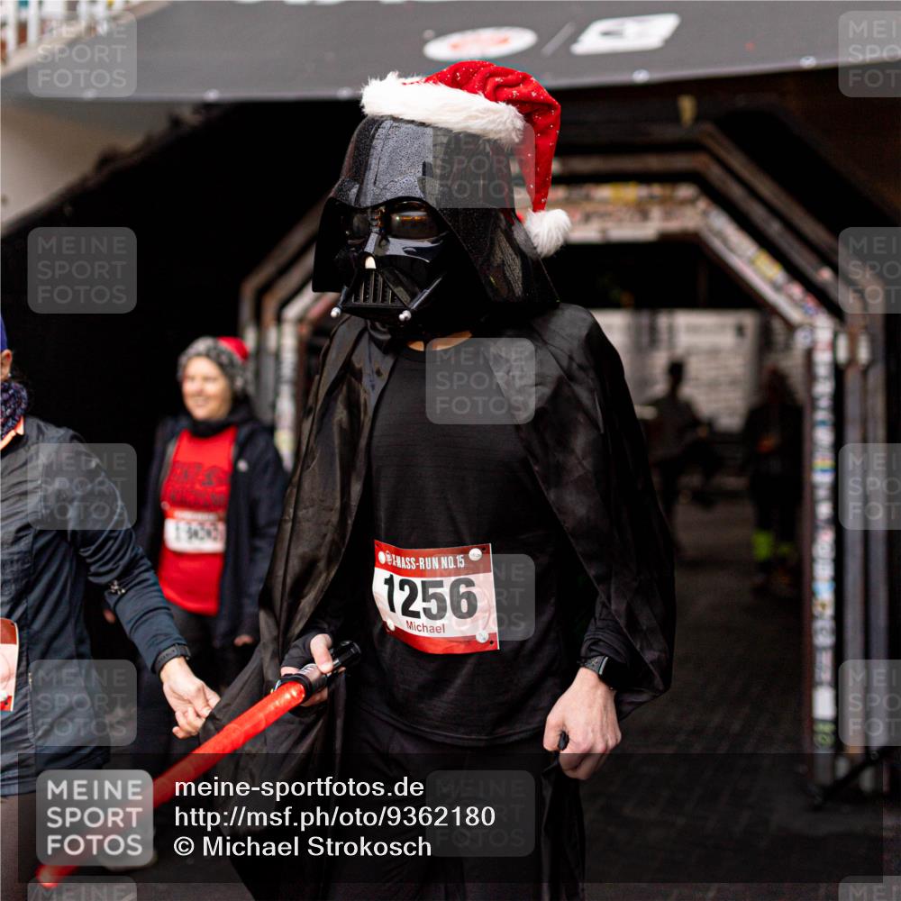 07.12.2025 - St. Pauli X-Mass-Run No. 15 Michael Strokosch http://msf.ph/oto/9362180 07.12.2025 10:35:34 Laufen 15, 1256 meine-sportfotos.de