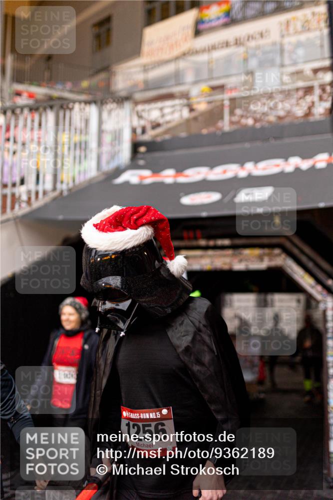 07.12.2025 - St. Pauli X-Mass-Run No. 15 Michael Strokosch http://msf.ph/oto/9362189 07.12.2025 10:35:34 Laufen 15, 1256 meine-sportfotos.de