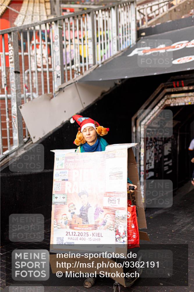 07.12.2025 - St. Pauli X-Mass-Run No. 15 Michael Strokosch http://msf.ph/oto/9362191 07.12.2025 10:35:40 Laufen 21, 12, 2025, 400, 15 meine-sportfotos.de