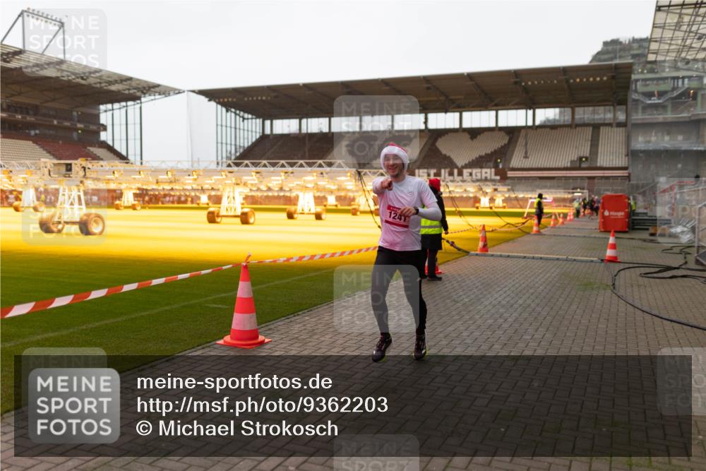 07.12.2025 - St. Pauli X-Mass-Run No. 15 Michael Strokosch http://msf.ph/oto/9362203 07.12.2025 10:53:05 Laufen 1241 meine-sportfotos.de