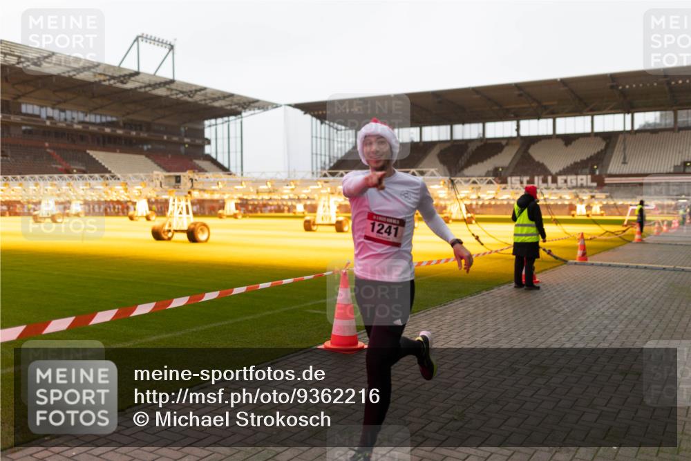 07.12.2025 - St. Pauli X-Mass-Run No. 15 Michael Strokosch http://msf.ph/oto/9362216 07.12.2025 10:53:06 Laufen 1241 meine-sportfotos.de