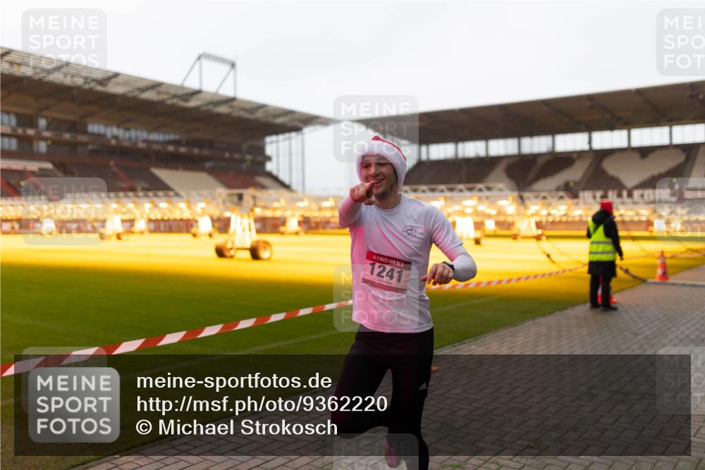 07.12.2025 - St. Pauli X-Mass-Run No. 15 Michael Strokosch http://msf.ph/oto/9362220 07.12.2025 10:53:06 Laufen 15, 1241 meine-sportfotos.de
