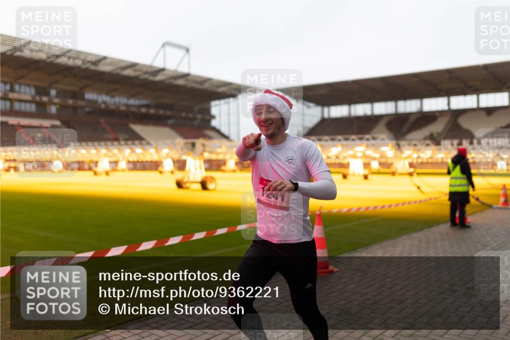 07.12.2025 - St. Pauli X-Mass-Run No. 15 Michael Strokosch http://msf.ph/oto/9362221 07.12.2025 10:53:06 Laufen 1241 meine-sportfotos.de
