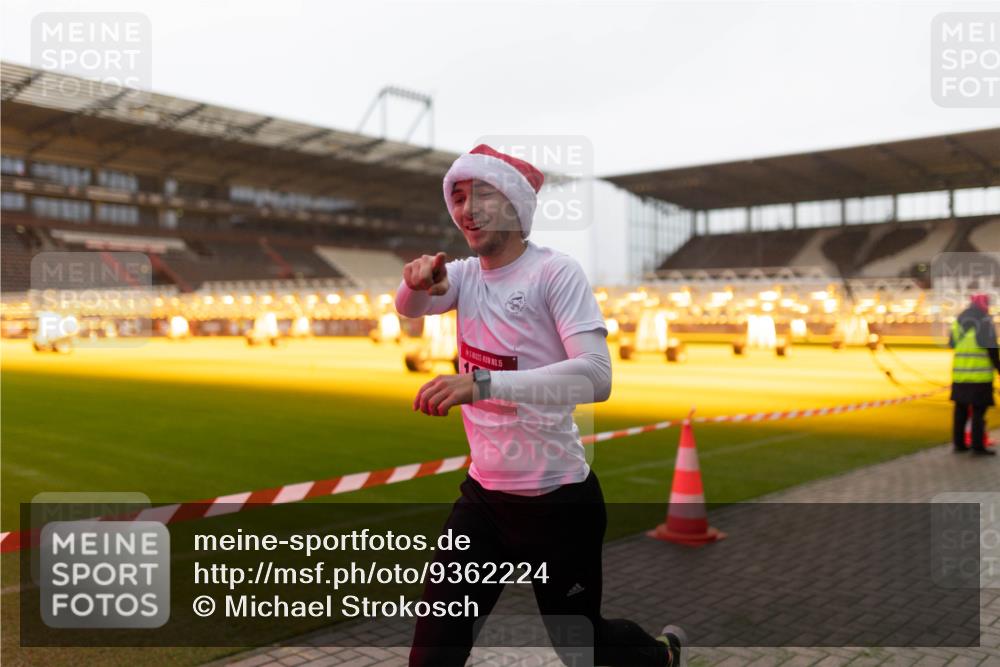 07.12.2025 - St. Pauli X-Mass-Run No. 15 Michael Strokosch http://msf.ph/oto/9362224 07.12.2025 10:53:06 Laufen 1, 15 meine-sportfotos.de
