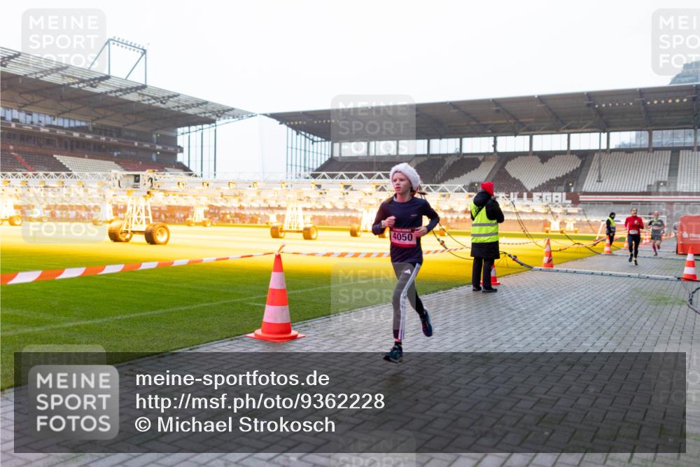 07.12.2025 - St. Pauli X-Mass-Run No. 15 Michael Strokosch http://msf.ph/oto/9362228 07.12.2025 10:54:00 Laufen 4050 meine-sportfotos.de