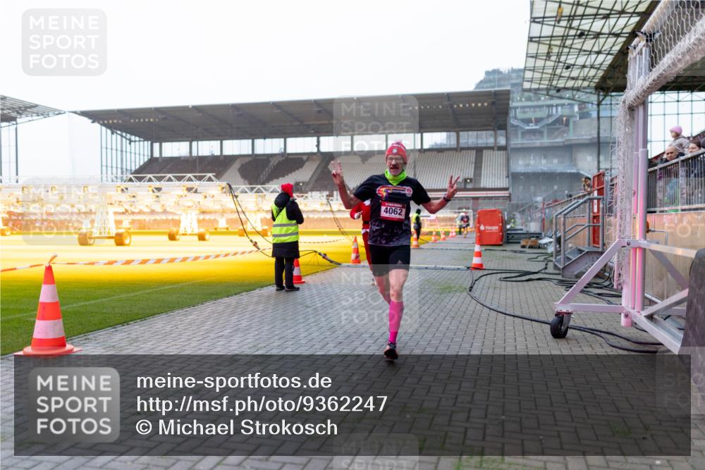 07.12.2025 - St. Pauli X-Mass-Run No. 15 Michael Strokosch http://msf.ph/oto/9362247 07.12.2025 10:54:07 Laufen 4062 meine-sportfotos.de