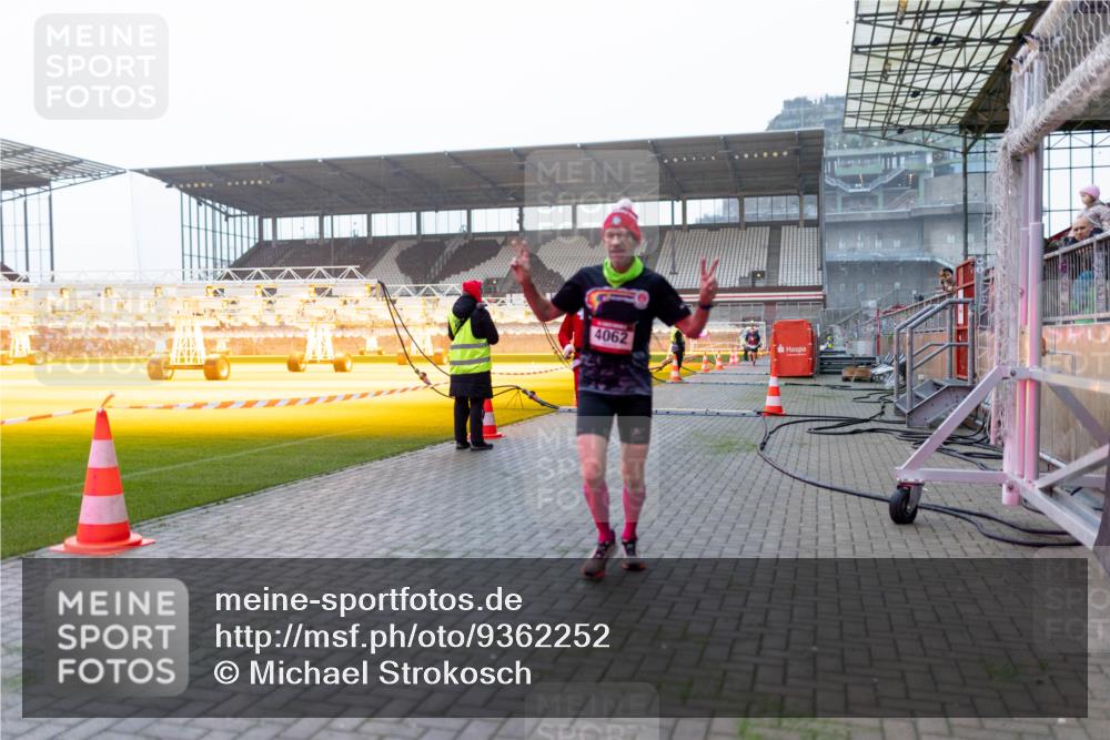 07.12.2025 - St. Pauli X-Mass-Run No. 15 Michael Strokosch http://msf.ph/oto/9362252 07.12.2025 10:54:08 Laufen 4062 meine-sportfotos.de