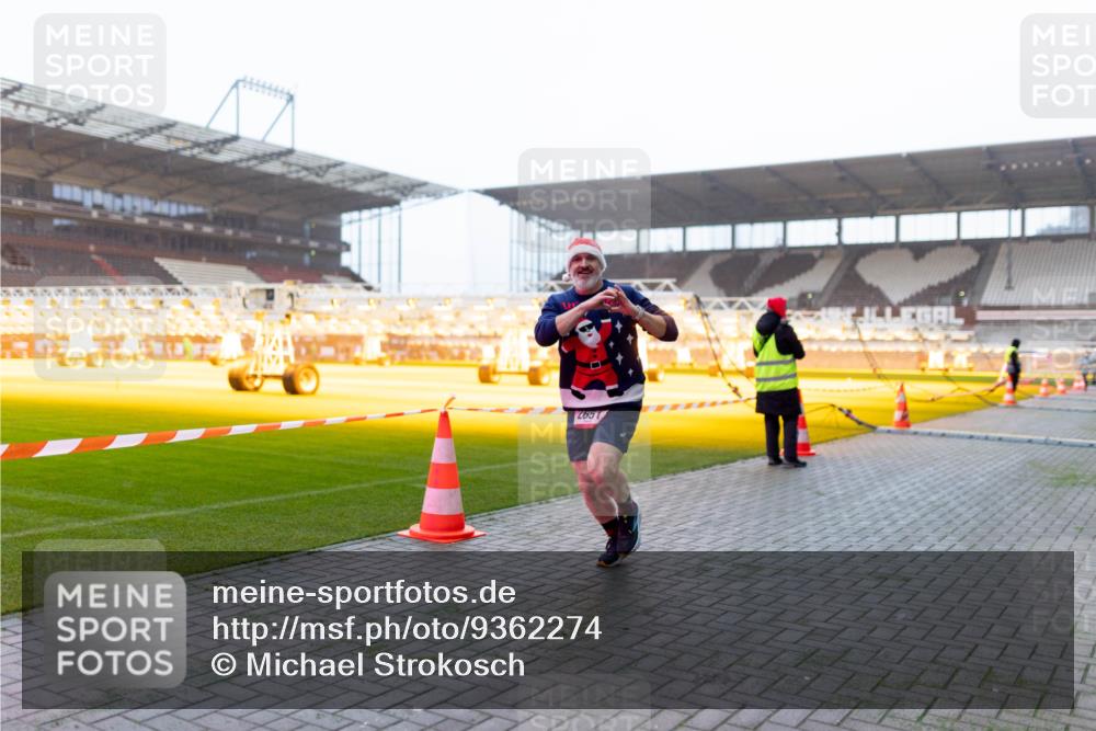07.12.2025 - St. Pauli X-Mass-Run No. 15 Michael Strokosch http://msf.ph/oto/9362274 07.12.2025 10:54:19 Laufen 2657 meine-sportfotos.de