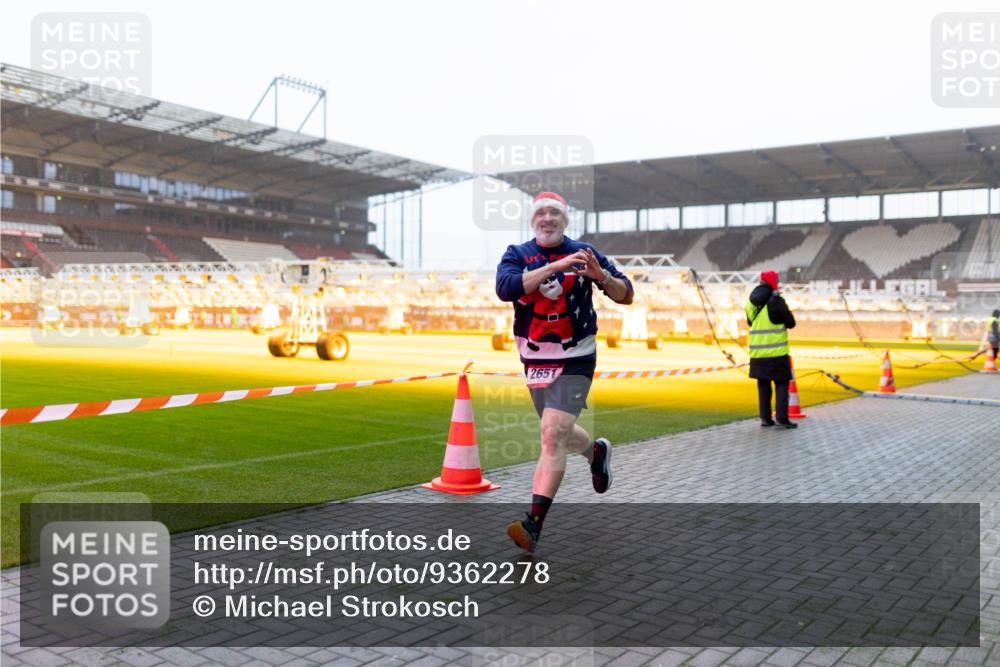 07.12.2025 - St. Pauli X-Mass-Run No. 15 Michael Strokosch http://msf.ph/oto/9362278 07.12.2025 10:54:19 Laufen 2651 meine-sportfotos.de