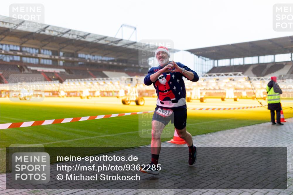 07.12.2025 - St. Pauli X-Mass-Run No. 15 Michael Strokosch http://msf.ph/oto/9362285 07.12.2025 10:54:20 Laufen 2651 meine-sportfotos.de