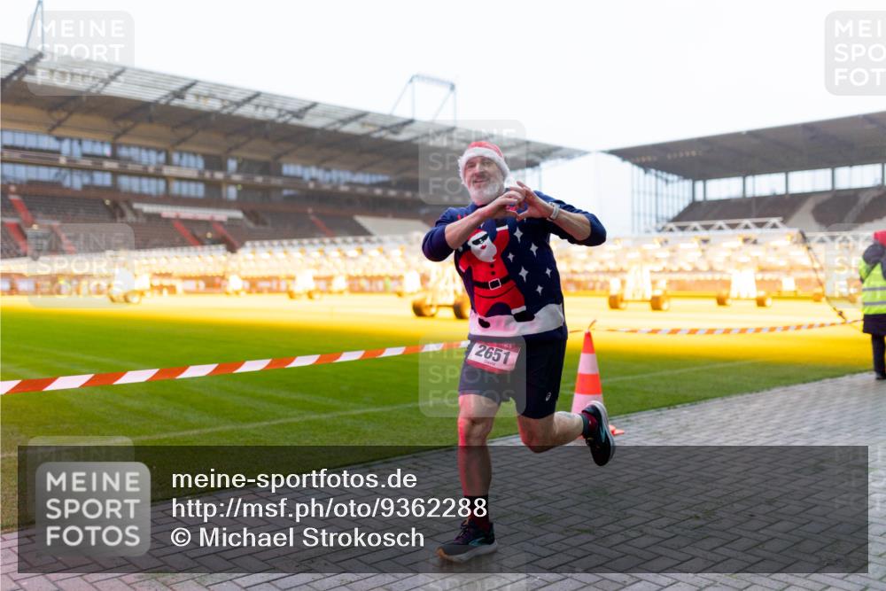 07.12.2025 - St. Pauli X-Mass-Run No. 15 Michael Strokosch http://msf.ph/oto/9362288 07.12.2025 10:54:20 Laufen 2651 meine-sportfotos.de