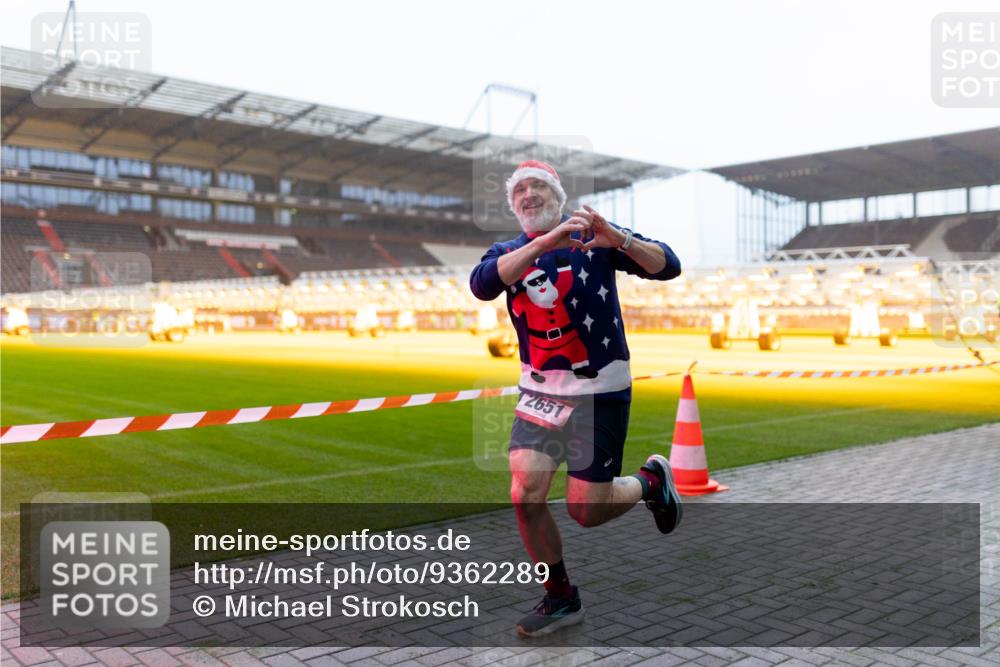 07.12.2025 - St. Pauli X-Mass-Run No. 15 Michael Strokosch http://msf.ph/oto/9362289 07.12.2025 10:54:20 Laufen 2651 meine-sportfotos.de