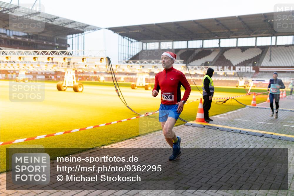 07.12.2025 - St. Pauli X-Mass-Run No. 15 Michael Strokosch http://msf.ph/oto/9362295 07.12.2025 10:54:40 Laufen 2209, 2036 meine-sportfotos.de