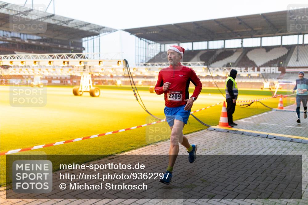 07.12.2025 - St. Pauli X-Mass-Run No. 15 Michael Strokosch http://msf.ph/oto/9362297 07.12.2025 10:54:40 Laufen 2209 meine-sportfotos.de