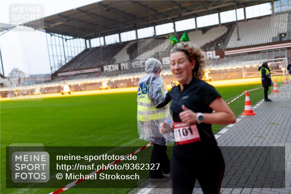 07.12.2025 - St. Pauli X-Mass-Run No. 15 Michael Strokosch http://msf.ph/oto/9362327 07.12.2025 10:55:20 Laufen 1101 meine-sportfotos.de