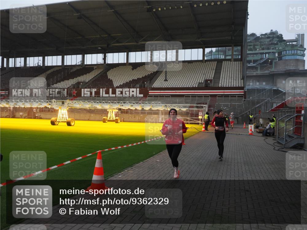 07.12.2025 - St. Pauli X-Mass-Run No. 15 Fabian Wolf http://msf.ph/oto/9362329 07.12.2025 10:00:38 Ziel 855, 1418, 1976, 2348 meine-sportfotos.de