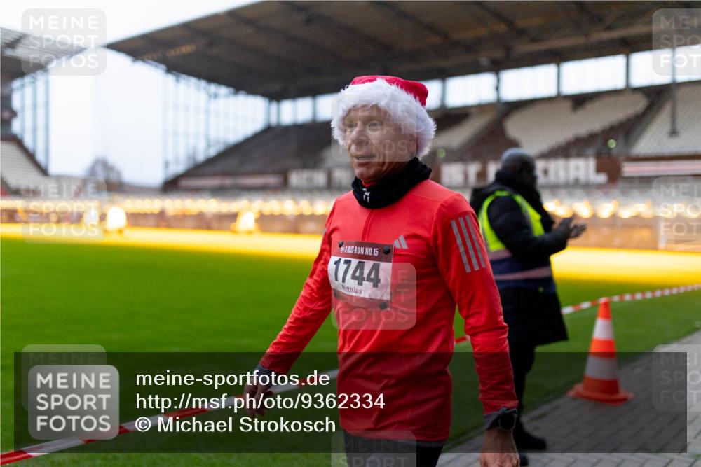 07.12.2025 - St. Pauli X-Mass-Run No. 15 Michael Strokosch http://msf.ph/oto/9362334 07.12.2025 10:55:46 Laufen 15, 1744 meine-sportfotos.de