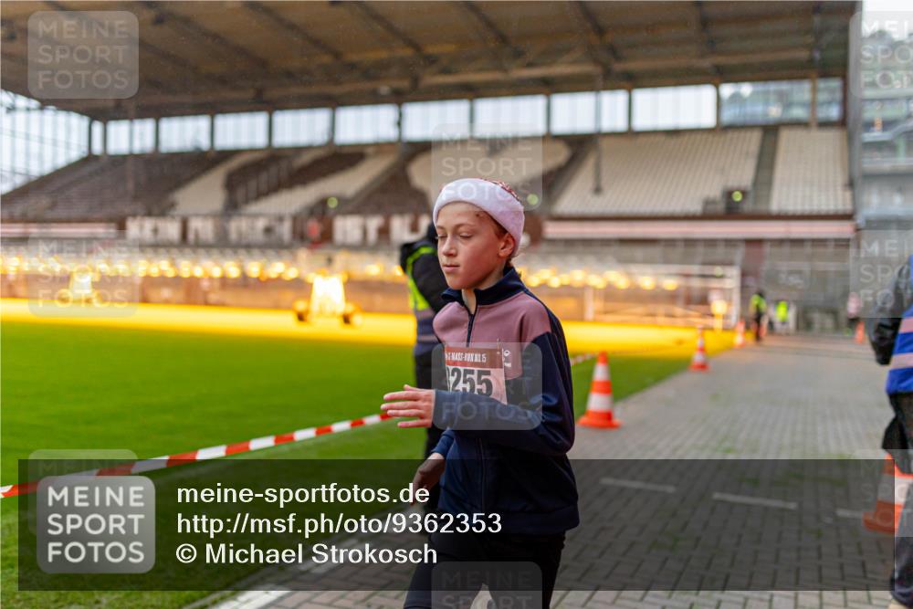 07.12.2025 - St. Pauli X-Mass-Run No. 15 Michael Strokosch http://msf.ph/oto/9362353 07.12.2025 10:56:32 Laufen 15, 255 meine-sportfotos.de