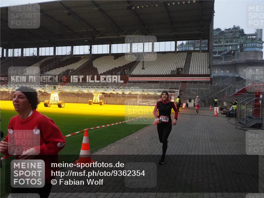 07.12.2025 - St. Pauli X-Mass-Run No. 15 Fabian Wolf http://msf.ph/oto/9362354 07.12.2025 10:00:39 Ziel 855, 1418, 1976, 2348, 3084 meine-sportfotos.de