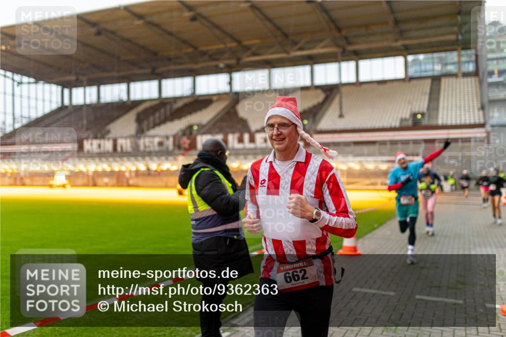 07.12.2025 - St. Pauli X-Mass-Run No. 15 Michael Strokosch http://msf.ph/oto/9362363 07.12.2025 10:56:44 Laufen 15, 662 meine-sportfotos.de