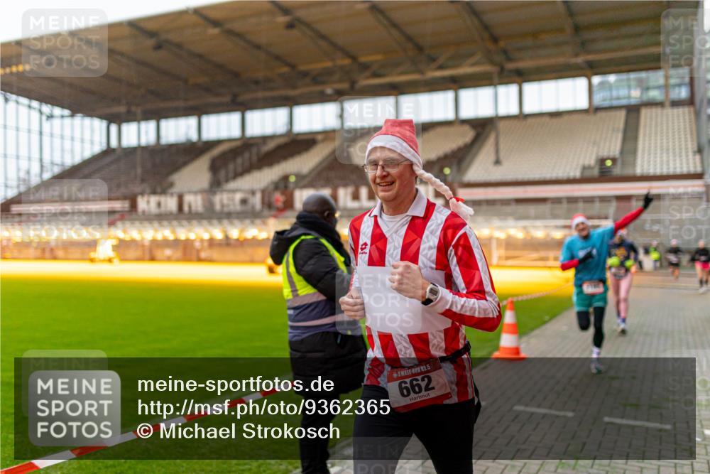 07.12.2025 - St. Pauli X-Mass-Run No. 15 Michael Strokosch http://msf.ph/oto/9362365 07.12.2025 10:56:44 Laufen 15, 15, 662 meine-sportfotos.de