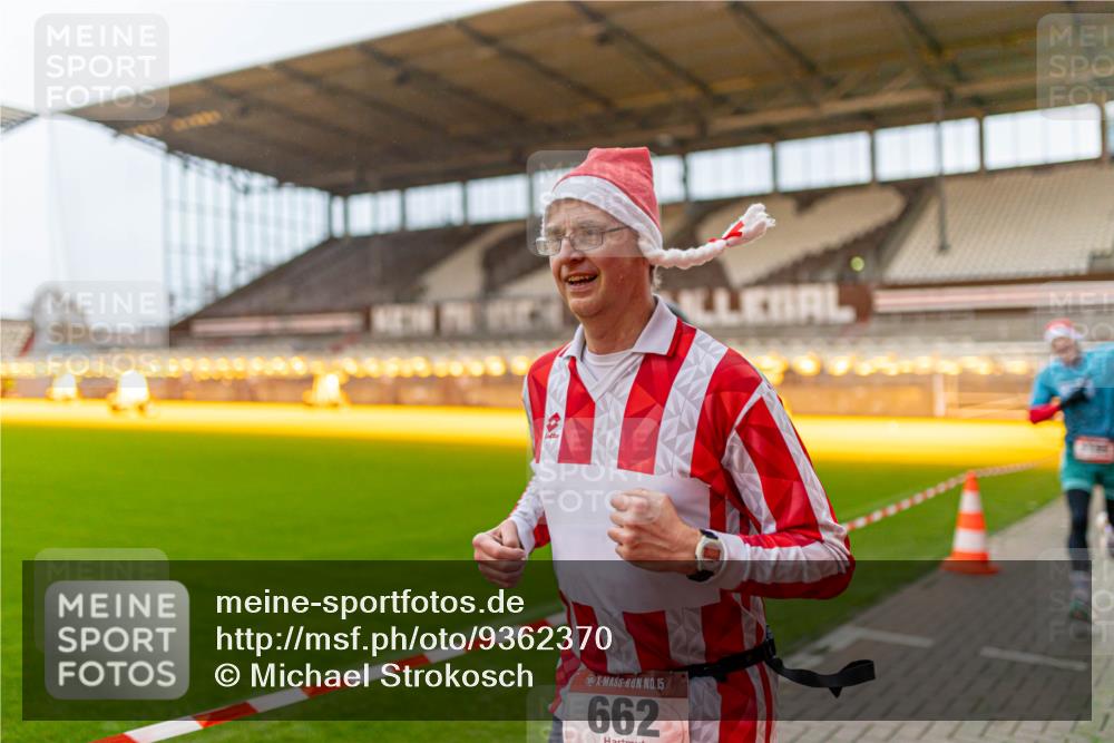 07.12.2025 - St. Pauli X-Mass-Run No. 15 Michael Strokosch http://msf.ph/oto/9362370 07.12.2025 10:56:44 Laufen 15, 662 meine-sportfotos.de