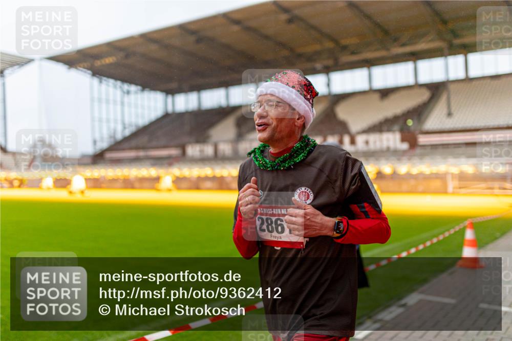 07.12.2025 - St. Pauli X-Mass-Run No. 15 Michael Strokosch http://msf.ph/oto/9362412 07.12.2025 10:57:00 Laufen 286 meine-sportfotos.de