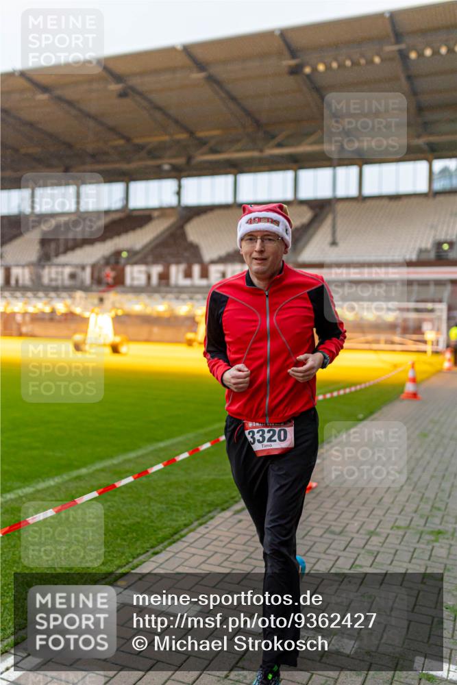 07.12.2025 - St. Pauli X-Mass-Run No. 15 Michael Strokosch http://msf.ph/oto/9362427 07.12.2025 10:57:11 Laufen 1, 49, 3320 meine-sportfotos.de
