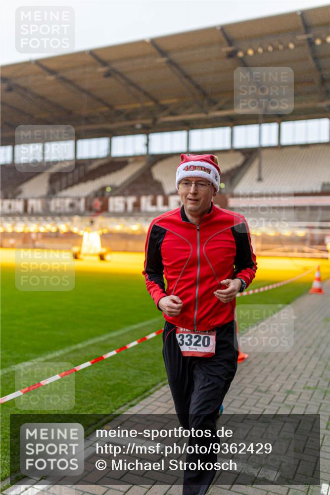 07.12.2025 - St. Pauli X-Mass-Run No. 15 Michael Strokosch http://msf.ph/oto/9362429 07.12.2025 10:57:11 Laufen 3320 meine-sportfotos.de