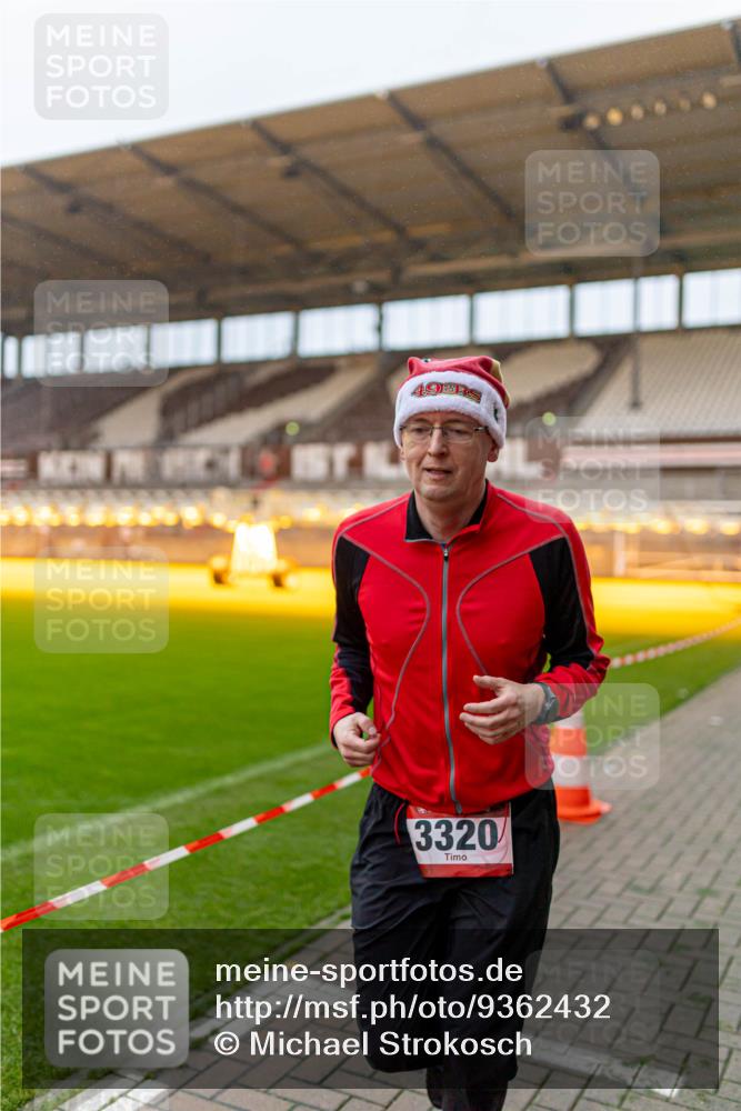07.12.2025 - St. Pauli X-Mass-Run No. 15 Michael Strokosch http://msf.ph/oto/9362432 07.12.2025 10:57:11 Laufen 49, 3320 meine-sportfotos.de