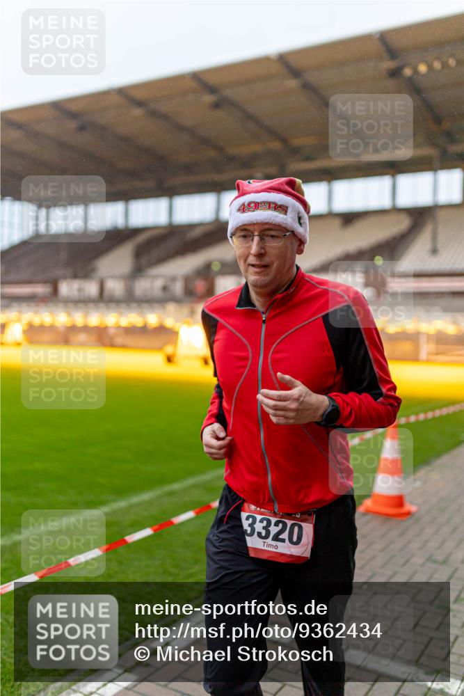 07.12.2025 - St. Pauli X-Mass-Run No. 15 Michael Strokosch http://msf.ph/oto/9362434 07.12.2025 10:57:11 Laufen 49, 3320 meine-sportfotos.de