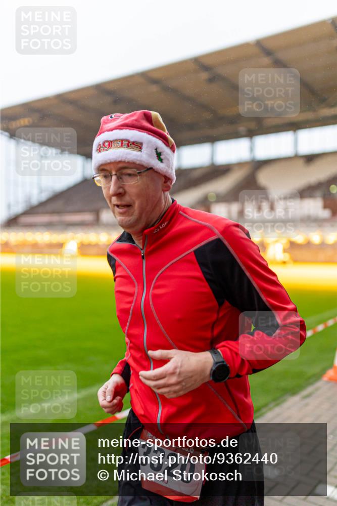 07.12.2025 - St. Pauli X-Mass-Run No. 15 Michael Strokosch http://msf.ph/oto/9362440 07.12.2025 10:57:11 Laufen 49, 0, 15, 3320 meine-sportfotos.de