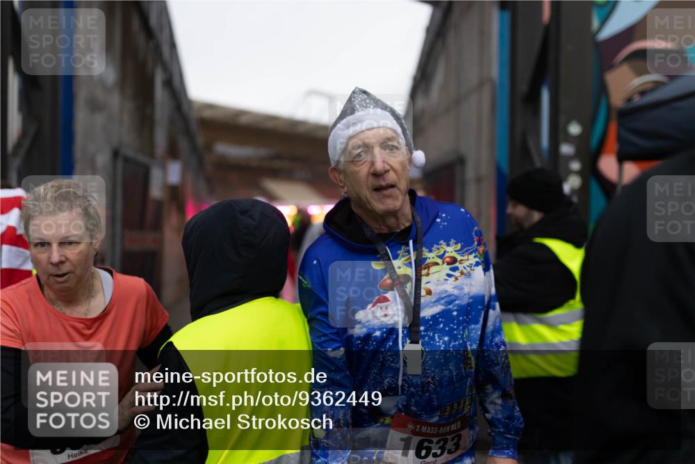07.12.2025 - St. Pauli X-Mass-Run No. 15 Michael Strokosch http://msf.ph/oto/9362449 07.12.2025 10:59:01 Laufen 5, 1633 meine-sportfotos.de