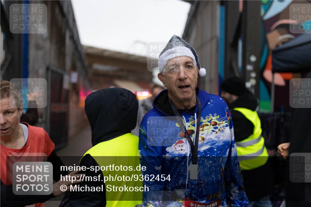 07.12.2025 - St. Pauli X-Mass-Run No. 15 Michael Strokosch http://msf.ph/oto/9362454 07.12.2025 10:59:01 Laufen  meine-sportfotos.de