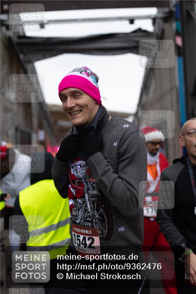 07.12.2025 - St. Pauli X-Mass-Run No. 15 Michael Strokosch http://msf.ph/oto/9362476 07.12.2025 10:59:18 Laufen 15, 1542, 178, 03, 0 meine-sportfotos.de