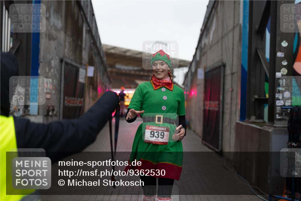 07.12.2025 - St. Pauli X-Mass-Run No. 15 Michael Strokosch http://msf.ph/oto/9362530 07.12.2025 10:59:44 Laufen 15, 939 meine-sportfotos.de