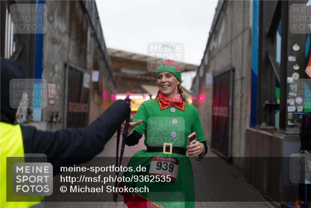 07.12.2025 - St. Pauli X-Mass-Run No. 15 Michael Strokosch http://msf.ph/oto/9362535 07.12.2025 10:59:44 Laufen 15, 939 meine-sportfotos.de
