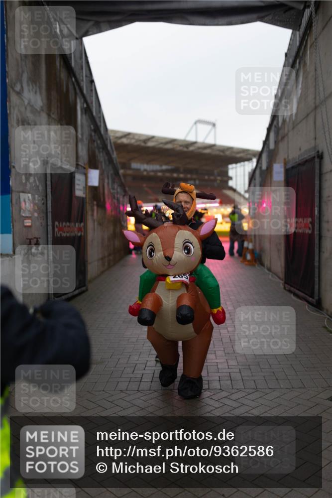 07.12.2025 - St. Pauli X-Mass-Run No. 15 Michael Strokosch http://msf.ph/oto/9362586 07.12.2025 10:59:53 Laufen  meine-sportfotos.de