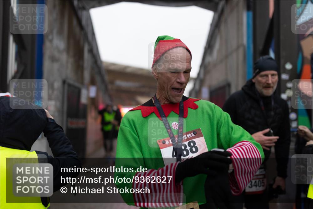 07.12.2025 - St. Pauli X-Mass-Run No. 15 Michael Strokosch http://msf.ph/oto/9362627 07.12.2025 11:00:09 Laufen 15, 2025, 15, 488, 3405 meine-sportfotos.de