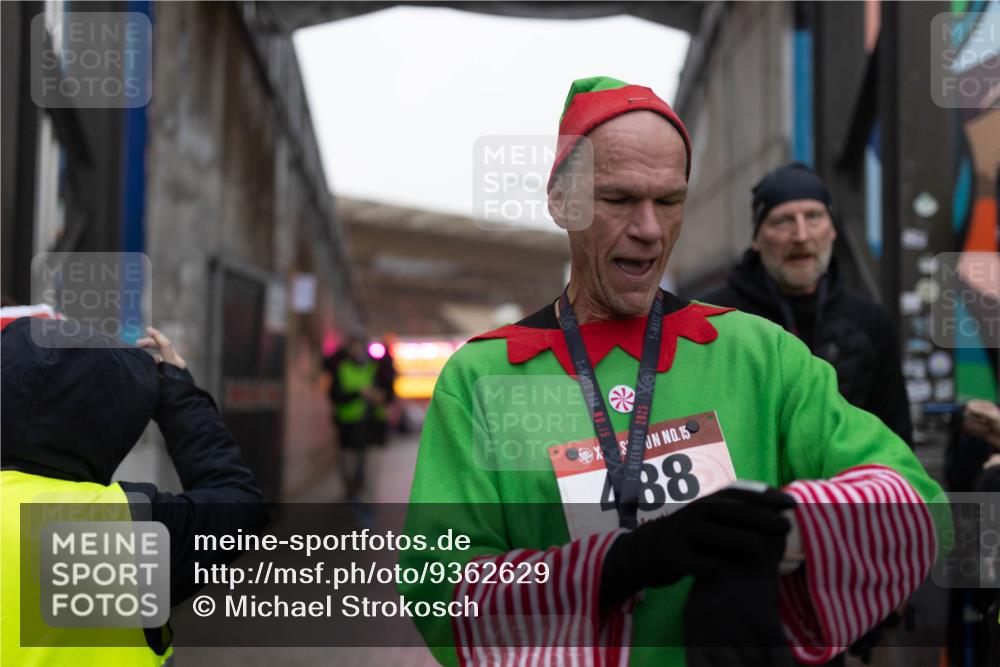 07.12.2025 - St. Pauli X-Mass-Run No. 15 Michael Strokosch http://msf.ph/oto/9362629 07.12.2025 11:00:09 Laufen 7, 2025, 15, 88, 15 meine-sportfotos.de