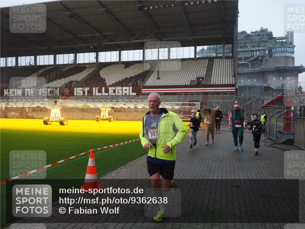 07.12.2025 - St. Pauli X-Mass-Run No. 15 Fabian Wolf http://msf.ph/oto/9362638 07.12.2025 10:01:30 Ziel 118, 393, 780, 783, 804, 1124, 1294, 1760, 3187, 3878 meine-sportfotos.de