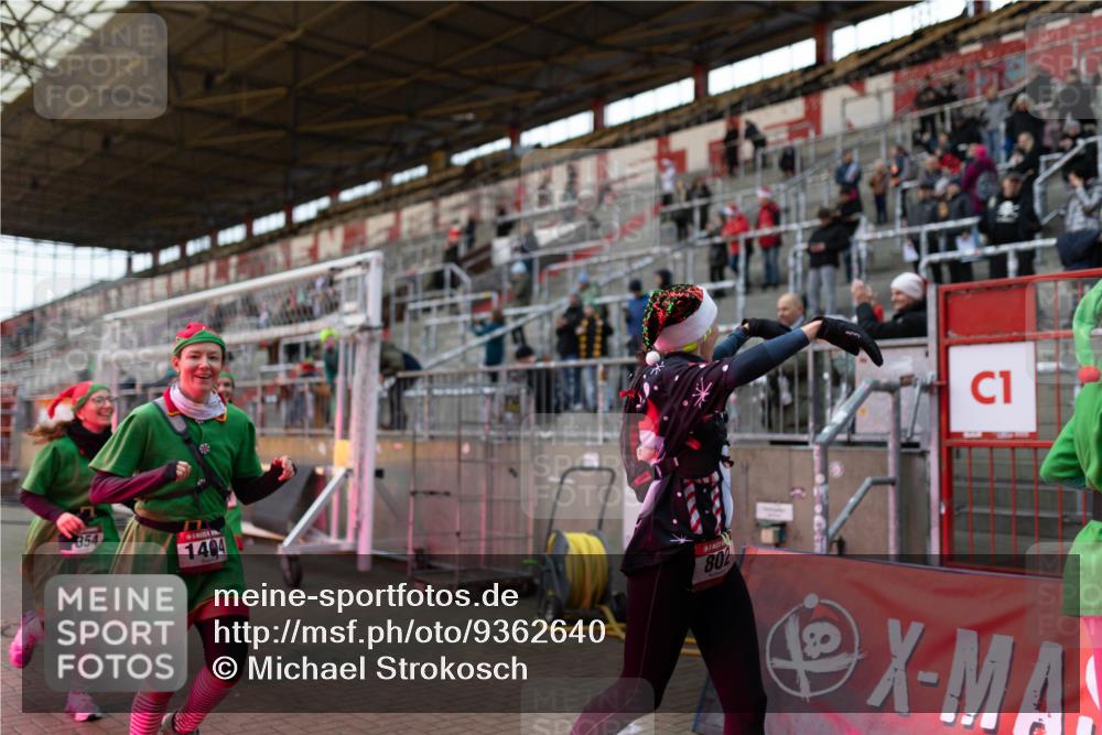 07.12.2025 - St. Pauli X-Mass-Run No. 15 Michael Strokosch http://msf.ph/oto/9362640 07.12.2025 11:00:34 Laufen 354, 1404, 802, 1 meine-sportfotos.de