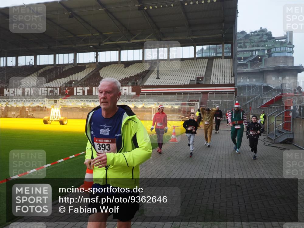 07.12.2025 - St. Pauli X-Mass-Run No. 15 Fabian Wolf http://msf.ph/oto/9362646 07.12.2025 10:01:30 Ziel 118, 393, 780, 783, 804, 1124, 1294, 1760, 3187, 3878 meine-sportfotos.de