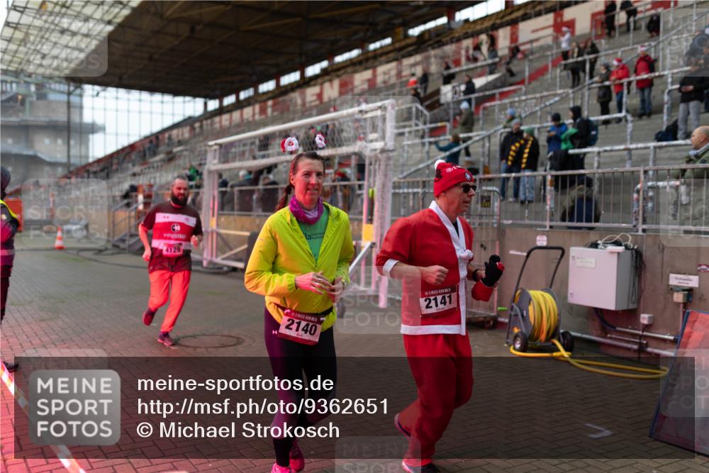 07.12.2025 - St. Pauli X-Mass-Run No. 15 Michael Strokosch http://msf.ph/oto/9362651 07.12.2025 11:00:51 Laufen 4129, 2140, 2141 meine-sportfotos.de